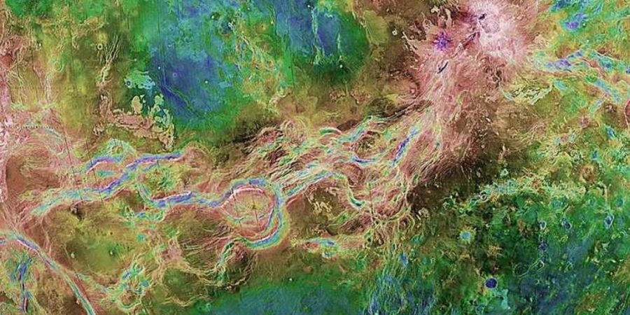 Auf der Venus gibt es riesige Grabenbrüche. Sie deuten darauf hin, dass der Planet geologisch noch immer aktiv ist. (Bild: NASA/JPL/USGS)