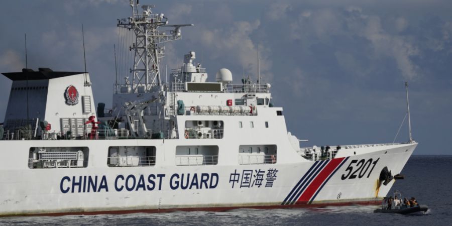 ARCHIV - Ein Schiff der chinesischen Küstenwache. Foto: Aaron Favila/AP/dpa (Archivbild)