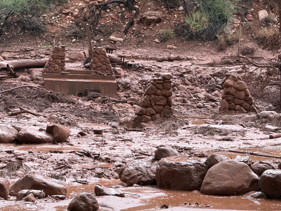Die Sturzflut hat grosse Teile des Parks zerstört.