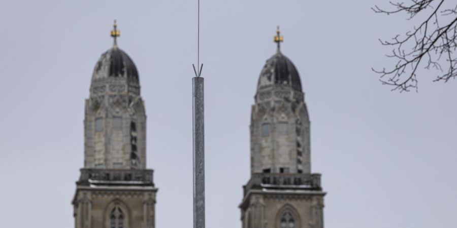 Dem Zürcher Gemeinderat Michael Schmid verdankt die Stadt, dass der Schmähpreis «Rostiger Paragraph 2026» an die Limmat geht. (Archivbild)
