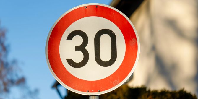 Strassenschild Tempo 30 Zone