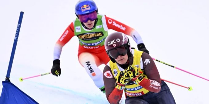 Fanny Smith (hinten) stellt beim Weltcup-Auftakt 2024/25 einmal mehr ihre Qualitäten unter Beweis. (Archivbild) Fanny Smith