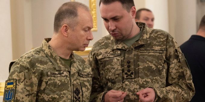 Olexander Syrskyj (l), Oberbefehlshaber der ukrainischen Streitkräfte, und Kyrylo Budanow, Chef des ukrainischen Militärgeheimdienstes HUR. Olexander Syrskyj (l), Oberbefehlshaber der ukrainischen Streitkräfte, und Kyrylo Budanow, Chef des ukrainischen Militärgeheimdienstes HUR.