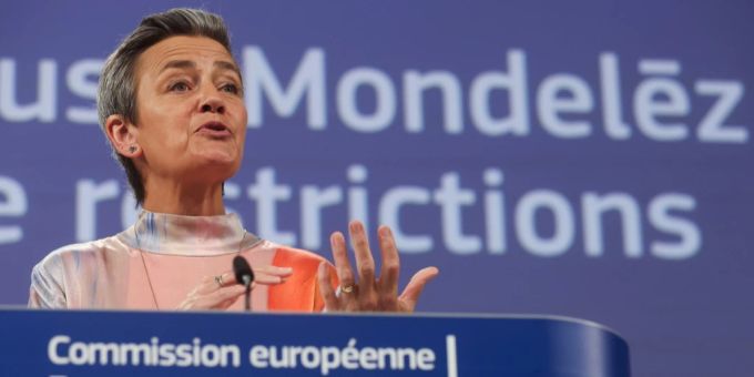Margrethe Vestager, EU-Kommissarin für Wettbewerb, gibt eine Pressekonferenz zum Kartellverfahren gegen Mondelez in Brüssel, Belgien, 23. Mai 2024. EPA/OLIVIER HOSLET Margrethe Vestager