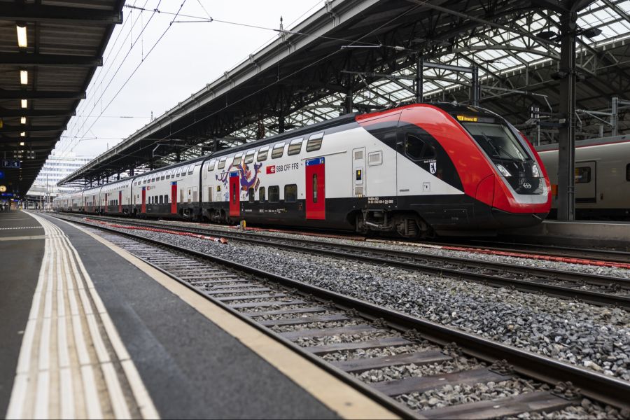 Der Zug um 18.05 Uhr von Genf nach Lausanne ist der am stärksten ausgelastete Zug der Schweiz. (Symbolbild)