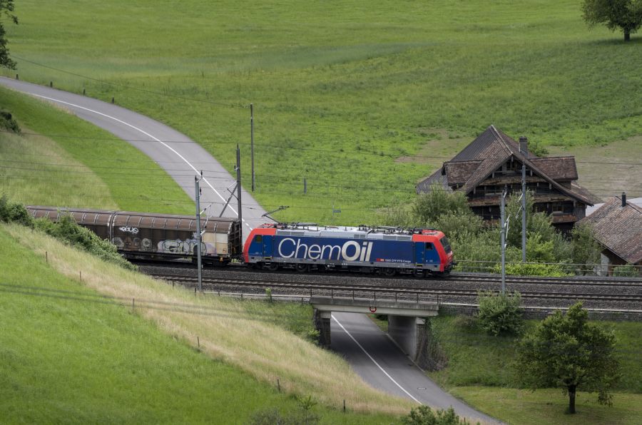 Die jährlichen Kosten zur Umsetzung der Schweizer Regeln beliefen sich auf 150 Millionen bis eine Milliarde Euro, heisst es.