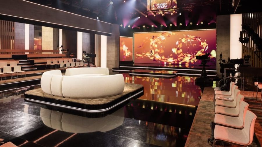 Erst im September 2025 wurde die Studiokulisse der Samstagabendshow erneuert.
