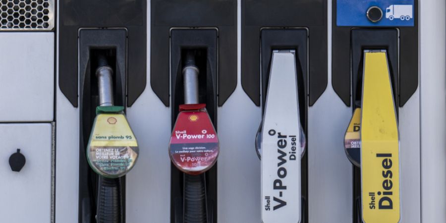 Die Preise für Benzin und Diesel in der Schweiz unterscheiden sich je nach Region sehr stark, hat eine Erhebung von TCS ergeben. (Symbolbild)
