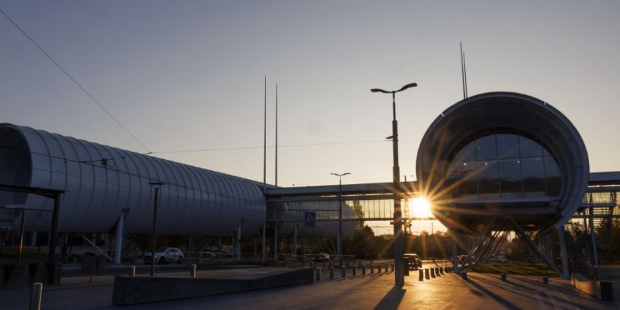 Am Cern sollen heute erstmals Antimaterie-Teilchen auf der Strasse transportiert werden. (Symbolbild)