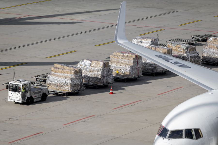 Die Frachtluftfahrt nahm um 0,4 Prozent ab.