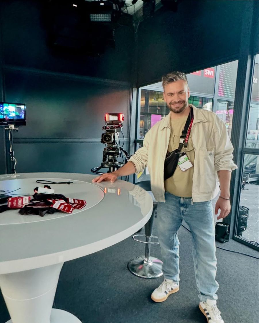 Mai 2025: Michel Birri moderierte «G&G» anlässlich des ESC eine Woche lang live vom Messeplatz in Basel.