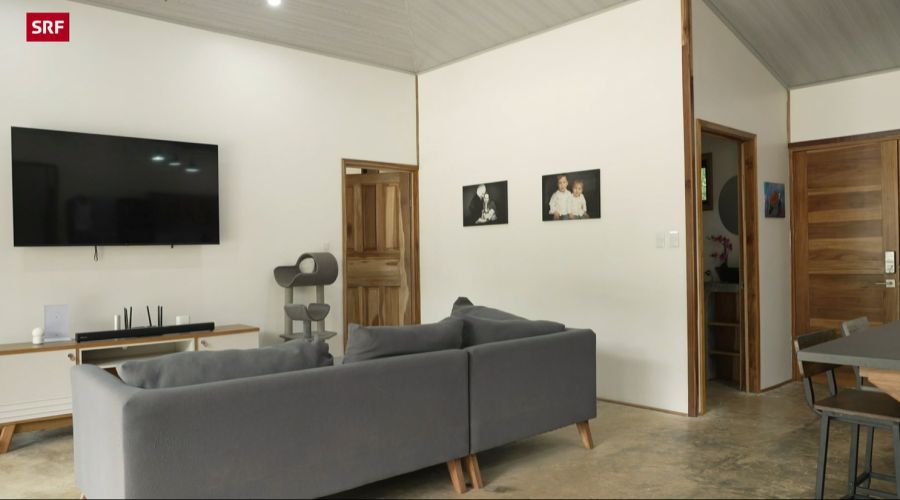 Das neue Wohnzimmer der Familie Burkhalter in Costa Rica.
