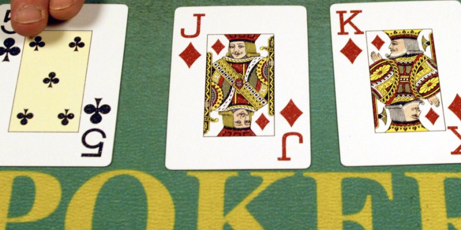 Die Polizei beschlagnahmte bei der Razzia in Dietikon auch vier Pokterische. (Symbolbild)