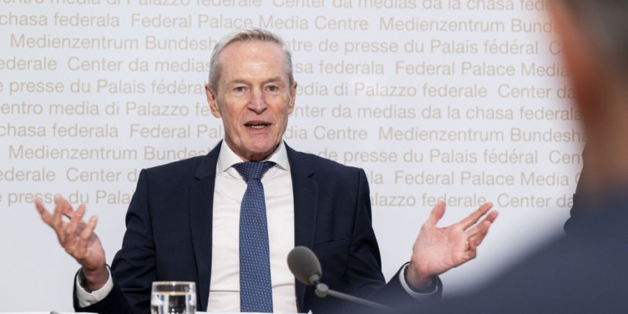 Werner Luginbühl, Präsident der Eidgenössischen Elektrizitätskommission (Elcom), weist auf Herausforderungen bei der Schweizer Stromversorgung hin.