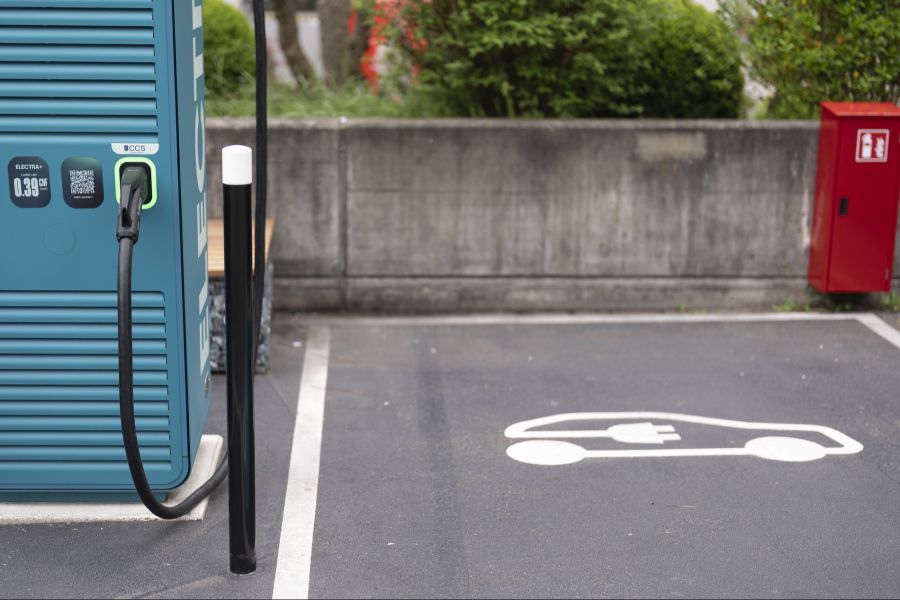 Die Stoffe kommen Beispiel in Lithium-Ionen-Batterien in Elektroautos vor.