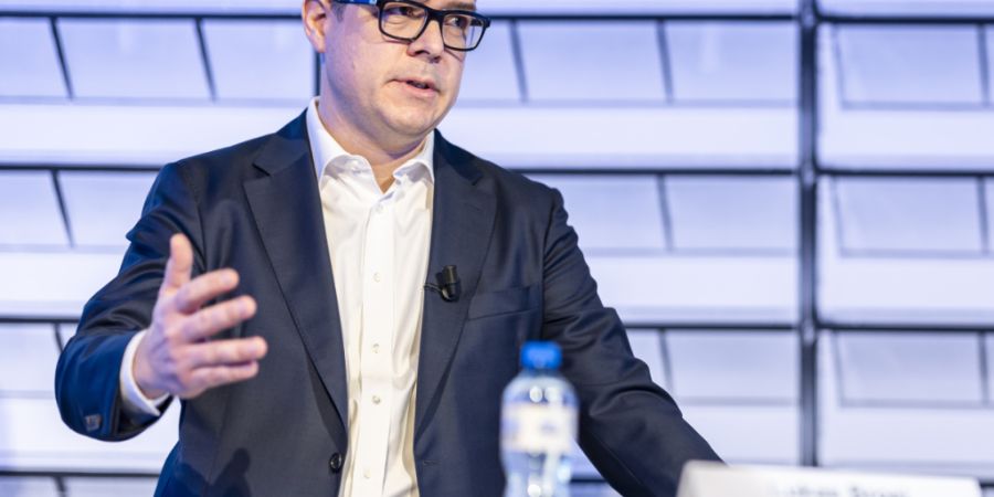 Lukas Brosi, CEO des Flughafens Zürich, konnte am Dienstag unter anderem rekordhohe Passagierzahlen verkünden.