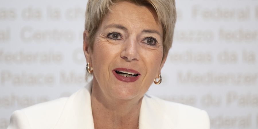 Spätestens ab 2032 sollen Verheiratete in der Schweiz einzeln und nicht mehr gemeinsam besteuert werden. Das sagte Finanzministerin Karin Keller-Sutter nach der Abstimmung über die In...