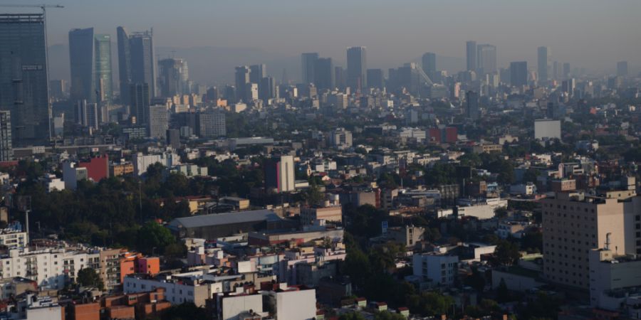 Ein Blick auf Mexiko-Stadt nach einem Erdbeben der Stärke 6,5. Foto: Marco Ugarte/AP/dpa