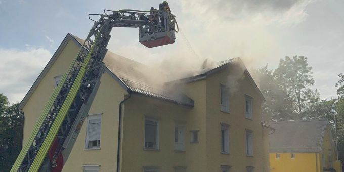 St.Gallen: Brand in Kellerabteil breitete sich aus. Brand in Kellerabteil.
