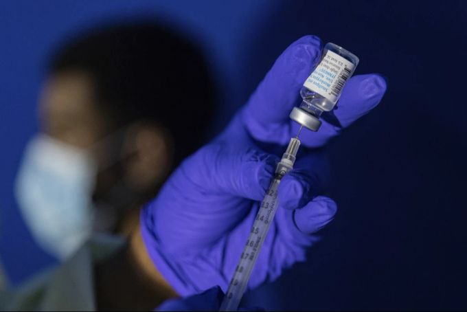 Impfungen gegen Mpox existieren, sind allerdings vor allem in Afrika sehr rar. mpox impfung
