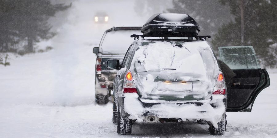 Schnee, Autos, Strasse