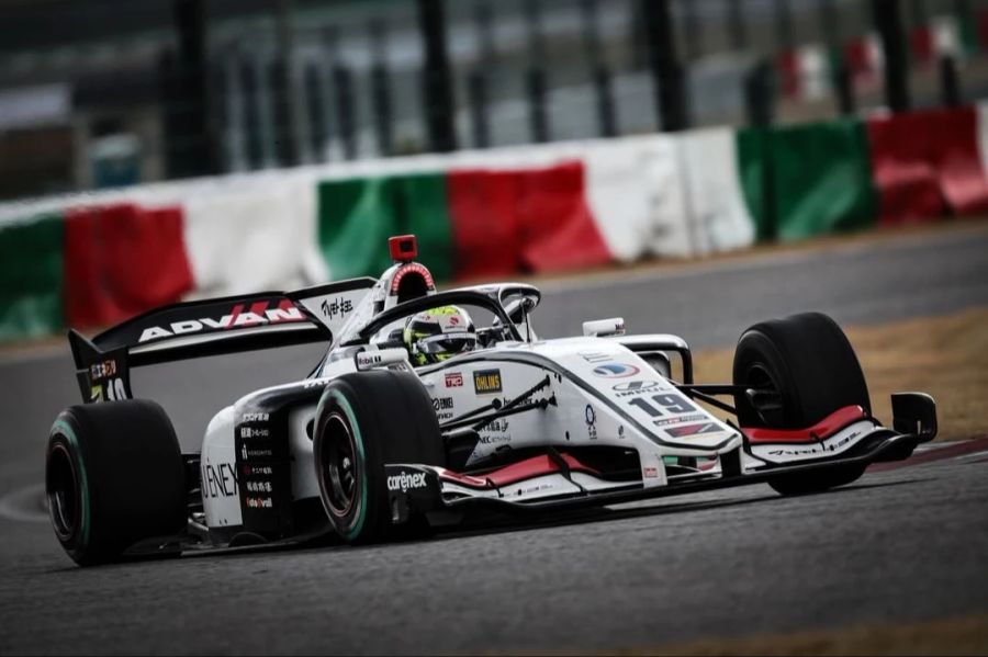 Pourchaire Sauber Super Formula