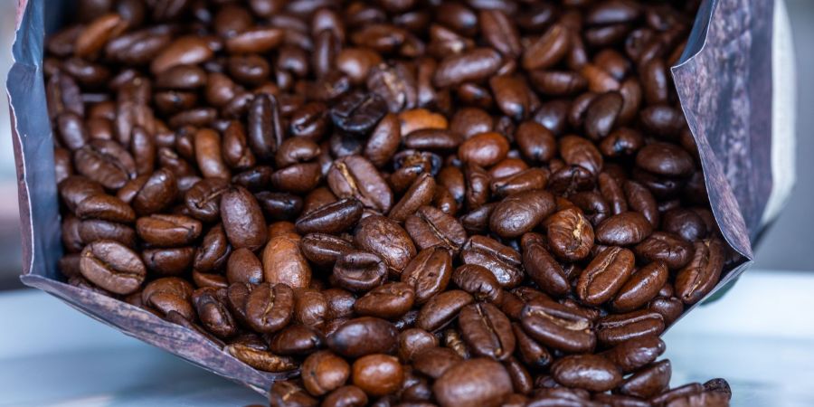 Die Polizei ermittelt nun zu den genauen Umständen der Kaffee-Diebstähle im Landkreis Passau. (Symbolbild)