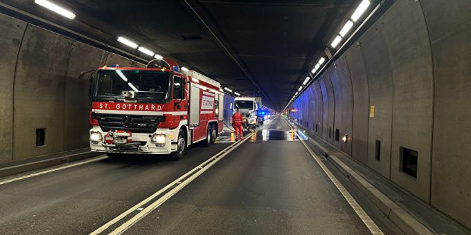 Andermatt UR: Fahrzeugbrand im Gotthard-Strassentunnel. Andermatt UR