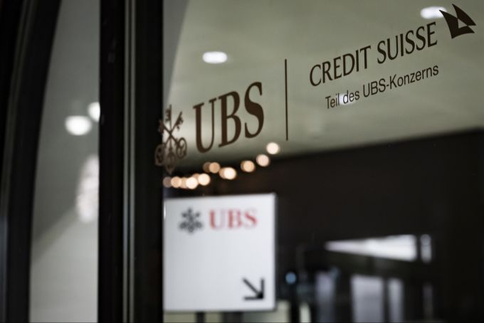 Die UBS schreibt einen Quartalsgewinn von 1,7 Milliarden US-Dollar und übertrifft damit die Prognosen von 1,36 Milliarden Dollar deutlich. ubs