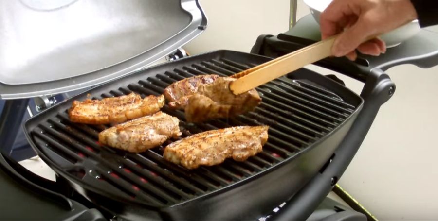 Elektrogrills sind aus einer ökologischen Perspektive deutlich besser. Noch besser ist es, nicht zu grillieren.