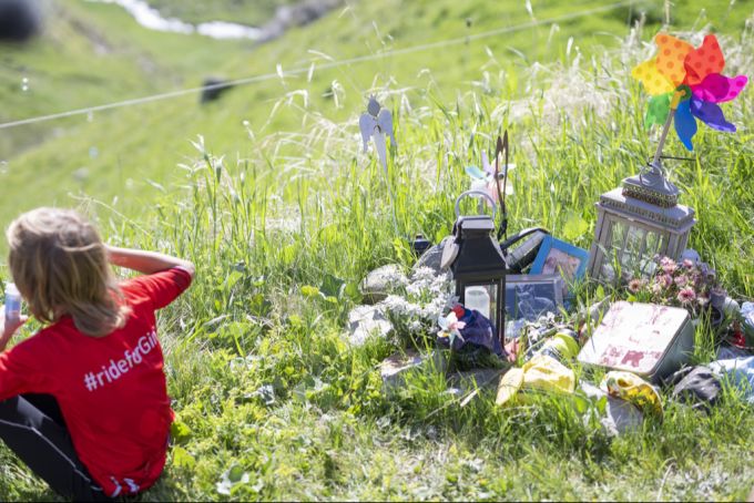 Mit der Gedenkstätte wird auch der Verein #ride for Gino lanciert. Gino Mäder