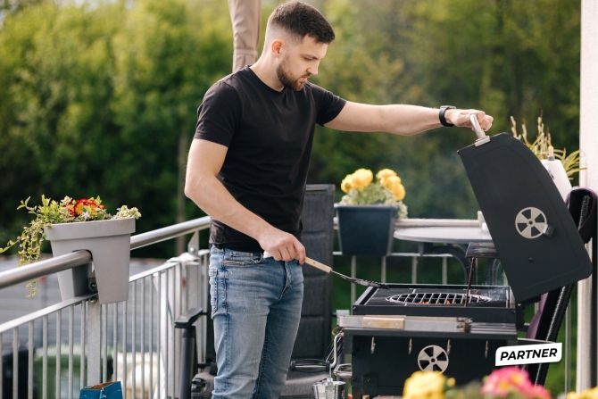 Gas, Holzkohle oder Elektrogrill – gegenseitige Rücksichtnahme ist beim Grillen das A und O.