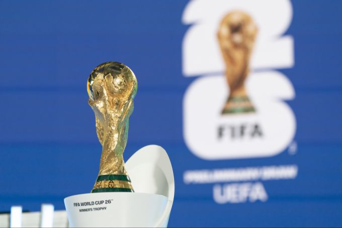 Im Sommer 2026 kämpfen so viele Nationen wie nie zuvor um den Weltmeisterpokal. vance