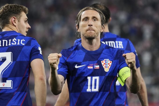 Altmeister Luka Modric trifft gegen die Tschechen vom Punkt. Kroatien