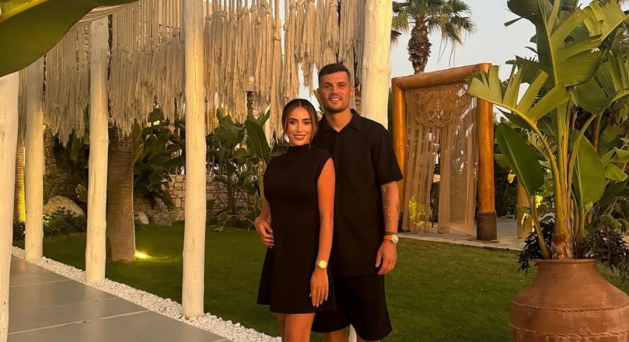 Leonita und Granit Xhaka geniessen die gemeinsamen Ferien.