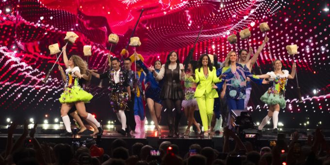 Mede, Studer und Brugger bei der Performance des Songs «Made in Switzerland». ESC
