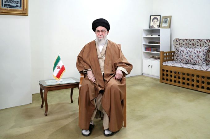 Irans oberster Führer Chamenei soll bereits erste Vorbereitungen für seine Nachfolge getroffen haben. Chamenei Iran