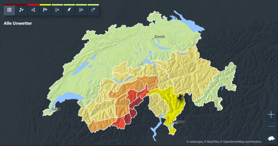Im Süden erwarten die Reisenden aber nicht etwa Wärme und Sonnenschein. Für grosse Teile der Alpensüdseite gelten Unwetterwarnungen.