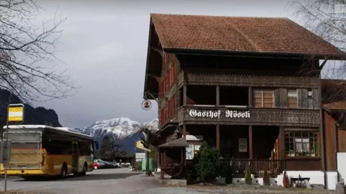 Der Gasthof Rössli in Meiringen, in dem der junge chinesische Besitzer der Spionage beschuldigt wird. Gasthof Rössli Unterbach