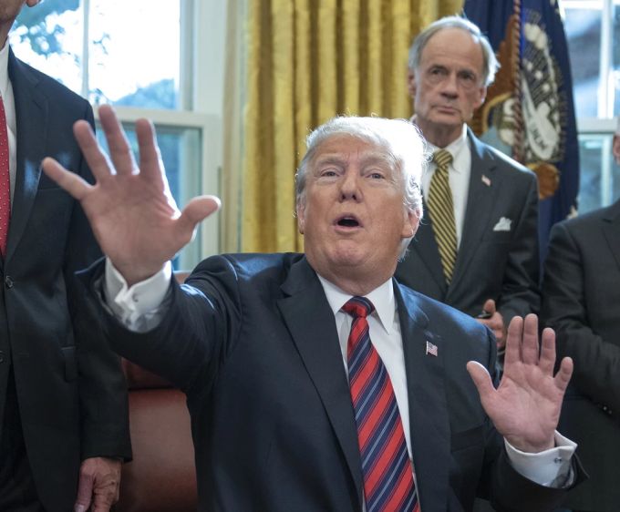 Ein US-amerikanischer Psychologe und Aktivist will bei ihm gleich mehrere deutliche Anzeichen der Demenz beobachten: Donald Trump. (Archivbild) Donald Trump Demenz Ferndiagnose
