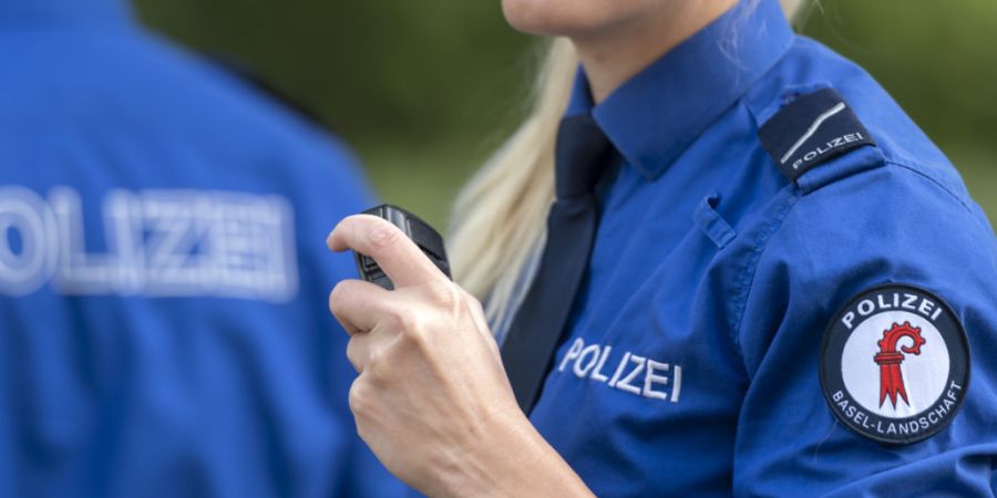 In Muttenz BL kam es am Dienstagmorgen zu einem Unfall mit zwei Elektrorollern. Eine der am Unfall beteiligten Personen beging danach Fahrerflucht. (Symbolbild)