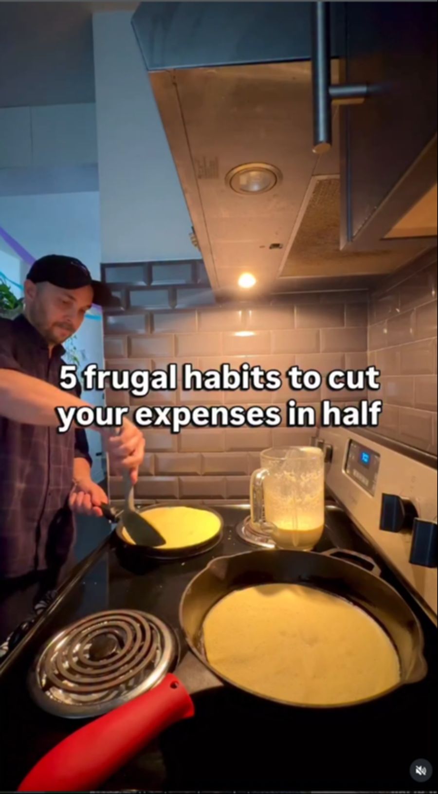 Alles zu 90 Prozent selbst zu Hause kochen, um die Ausgaben zu halbieren – das ist beispielsweise ein Tipp dieses Users.