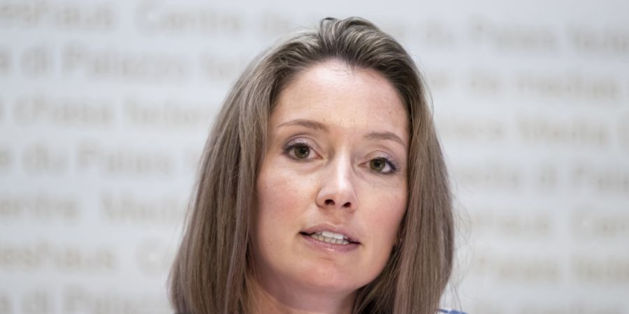 Johanna Gapany, Freiburger FDP-Ständerätin und Präsidentin des Verbands der Seilbahnen der Freiburger Alpen, bleibt noch bis zur Generalversammlung im Jahr 2027 im Amt. (Archivbild)