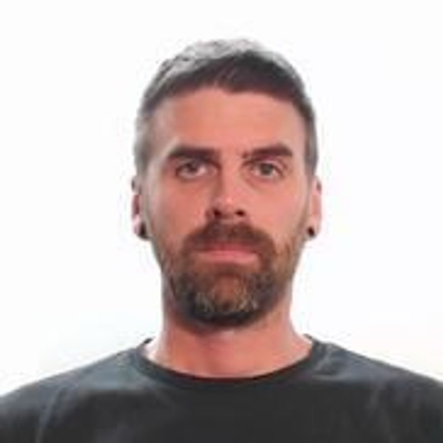 Mehr als ein Jahr lang missbraucht ihr Verlobter Christopher M. sie.