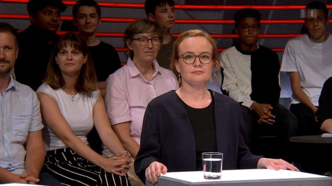 Gabriela Medici, Leiterin Sozialpolitik beim Schweizerischen Gewerkschaftsbund in der «Arena». Medici