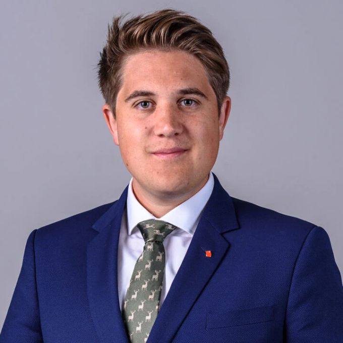 Manuel Mächler, Fraktionspräsident der SVP-Fraktion im Kanton Schwyz. Manuel Mächler Hunde Leinenpflicht