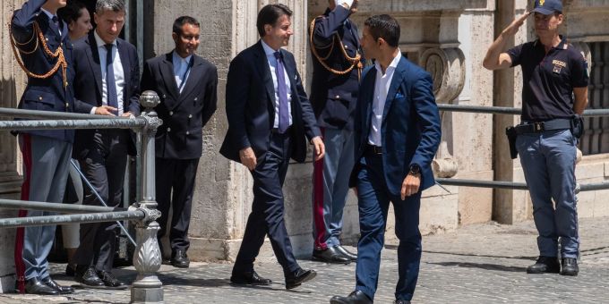 Giuseppe Conte, Vorsitzender der Movimento 5 Stelle, beim Verlassen des Amtssitz des italienischen Ministerpräsidenten Mario Draghi. Giuseppe Conte, Vorsitzender der Movimento 5 Stelle, beim Verlassen des Amtssitz des italienischen Ministerpräsidenten Mario Draghi.