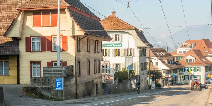 Die Langenthalstrasse im Zentrum von Aarwangen. Die Langenthalstrasse im Zentrum von Aarwangen.