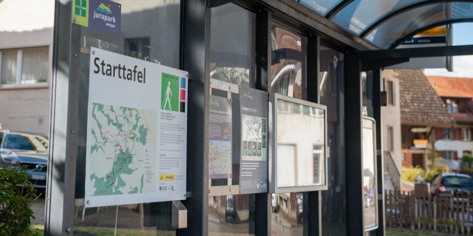 Die Starttafel beim Jurapark. Die Starttafel beim Jurapark.