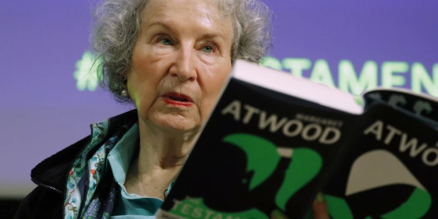 Die kanadische Autorin Margaret Atwood («The Handmaid's Tale») bei einer Pressekonferenz 2019 in London. (Archivbild)